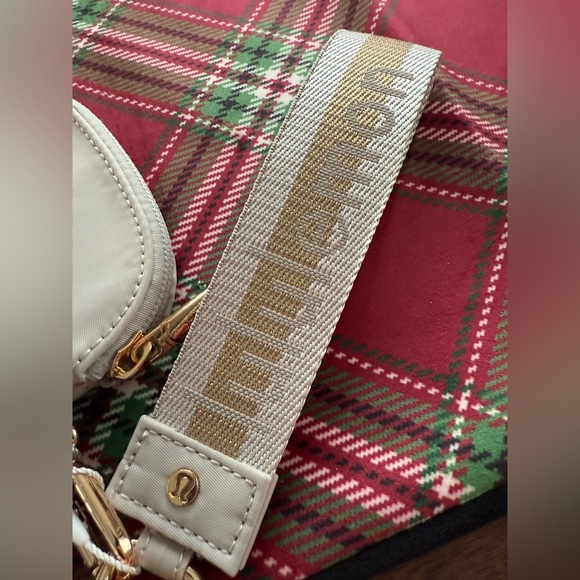 Lululemon dual pouch wristlet - Picture 4 of 5